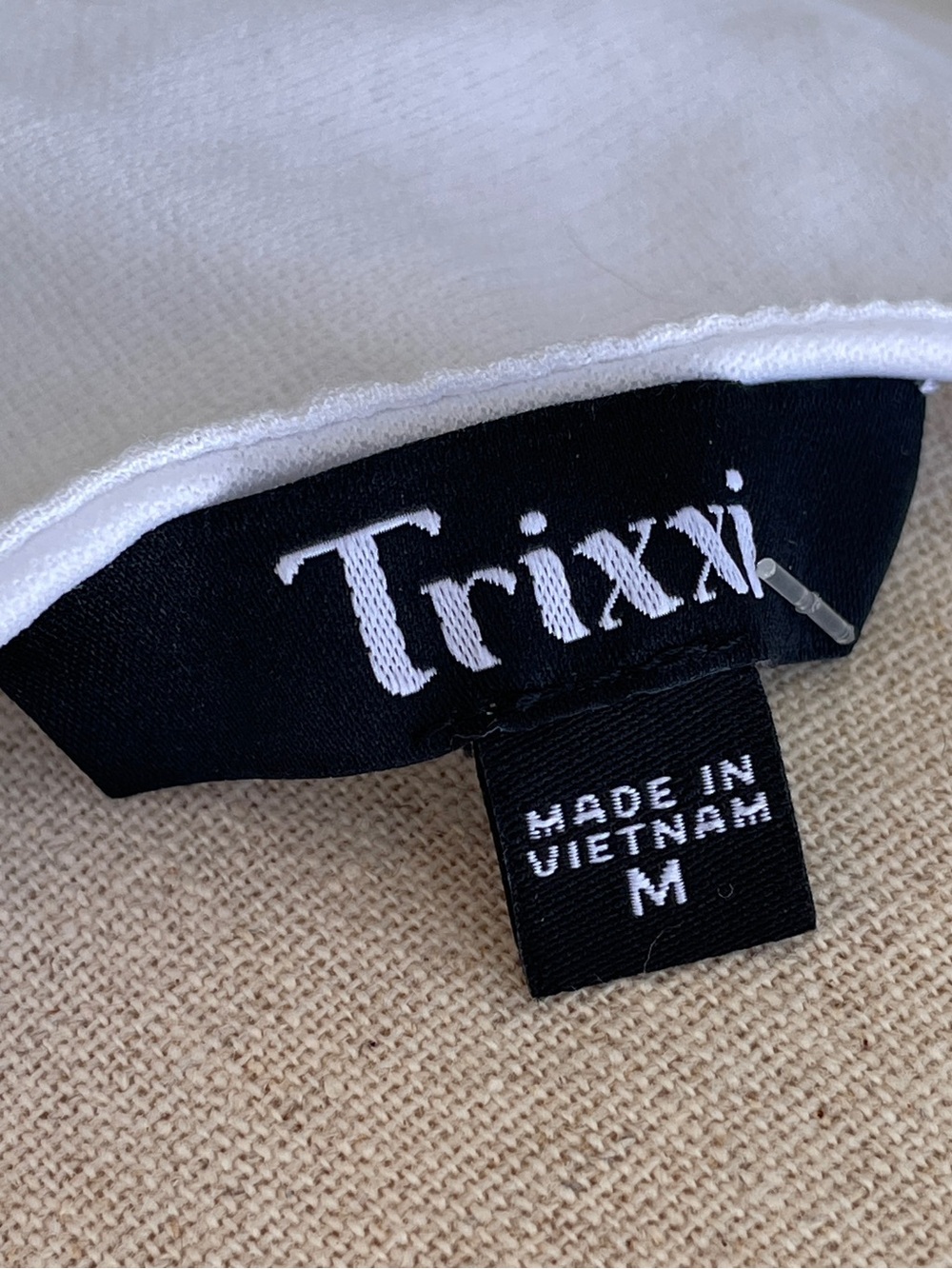 Trixxi White Puff-Sleeve Wrap Mini Dress Size Medium-Brand New ✨ - Picture 8 of 11
